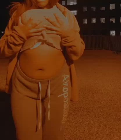 There's something you can hide in my boobs : video clip