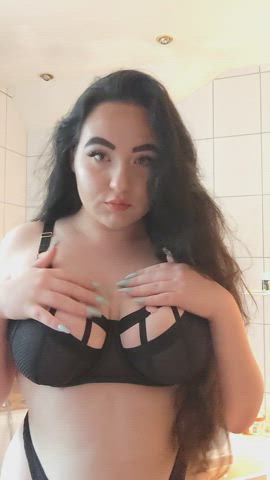 Just here incase ur girlfriend hasn’t sent you nudes today <3 : video clip