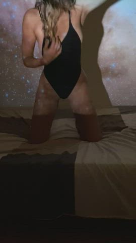 Dance with me in my universe : video clip