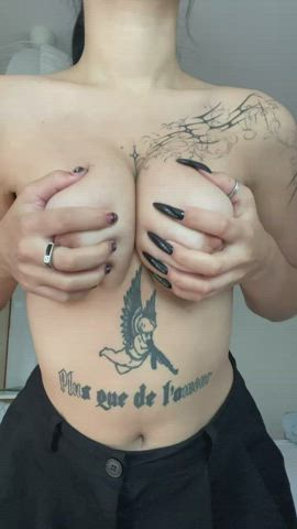 I love to excite adult men with my neat body : video clip
