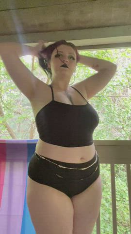 Looking for a thick alt gf? : video clip