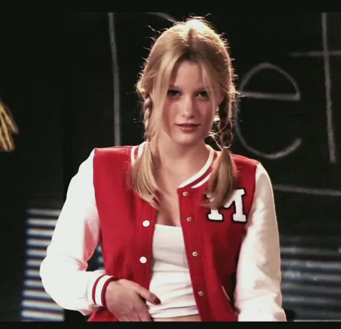 Ashley Hinshaw : video clip