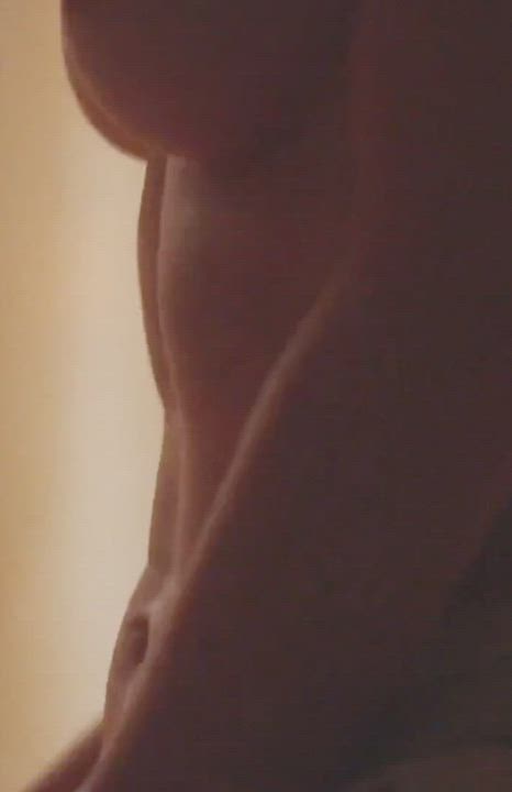 Lizzy Caplan's perfect nipples : video clip