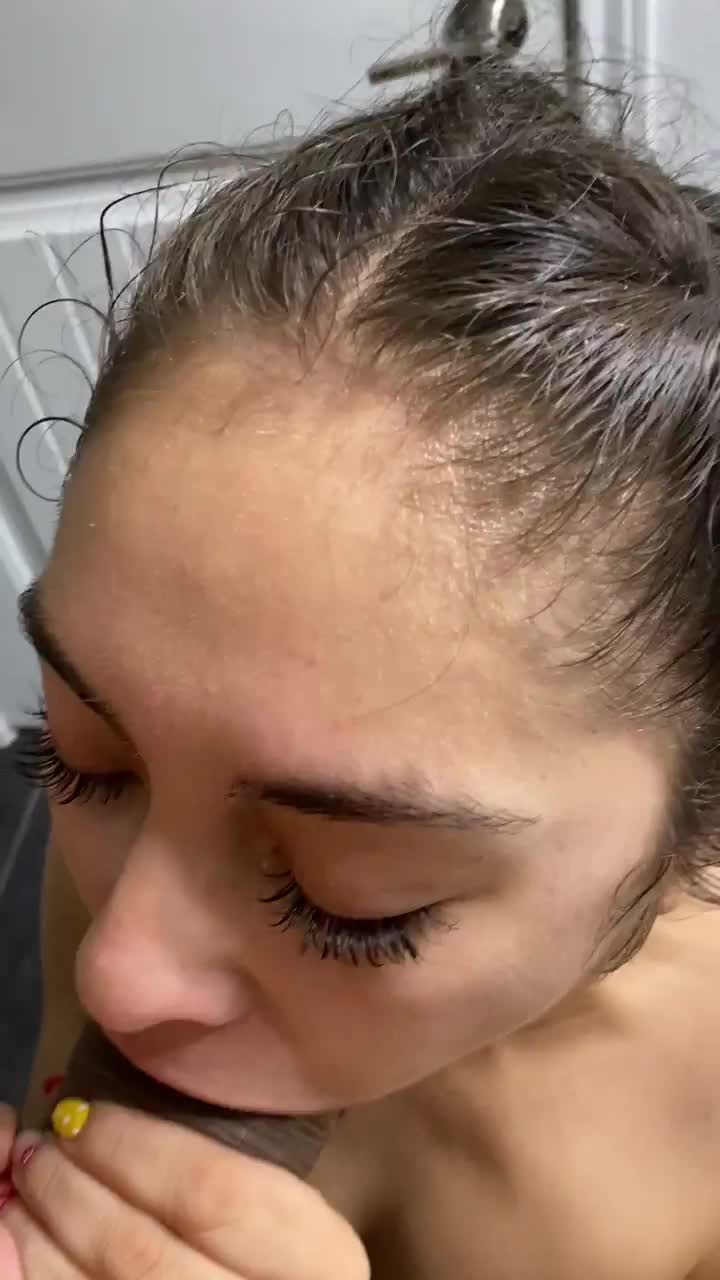 I tried to use my whole throat like a good slut : video clip