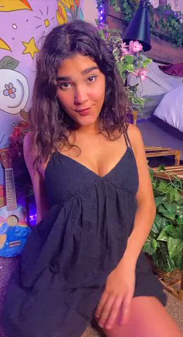 Small girl = big surprise : video clip