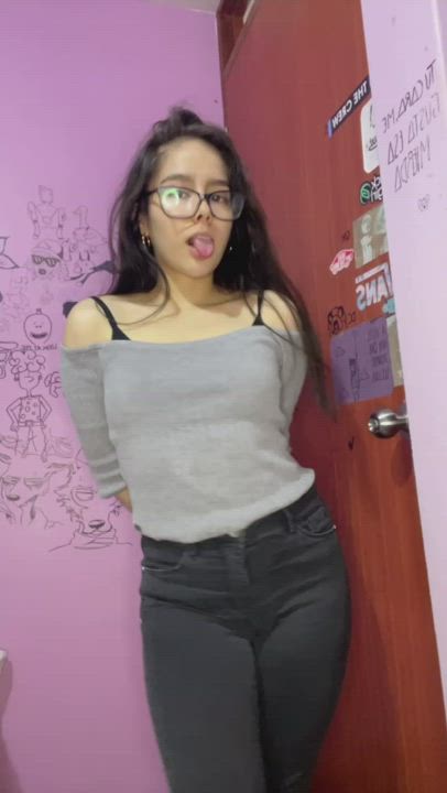 Any older guys into petite girls? : video clip