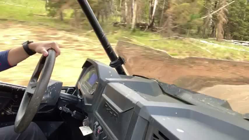2 lesbians + mudding = 🍈🍈 [GIF] : video clip