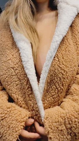 Want you buried in there with them 😉😋 : video clip