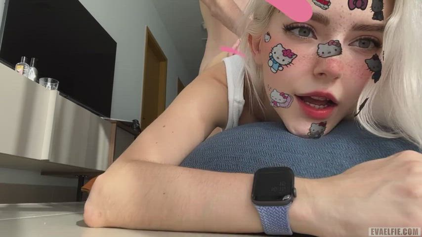 Eva Elfie front view : video clip