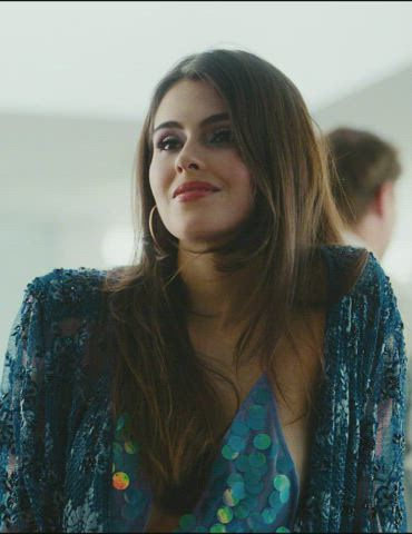 Isabel Harder Pargana incredible tits (and big ass) in Amazon german series Love Addicts (2022 - released yesterday!) : video clip