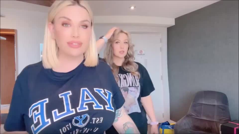 moms on vacation : video clip