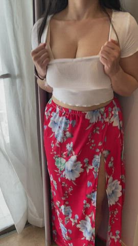 My boobs are always a surprise on my 5´1 frame : video clip
