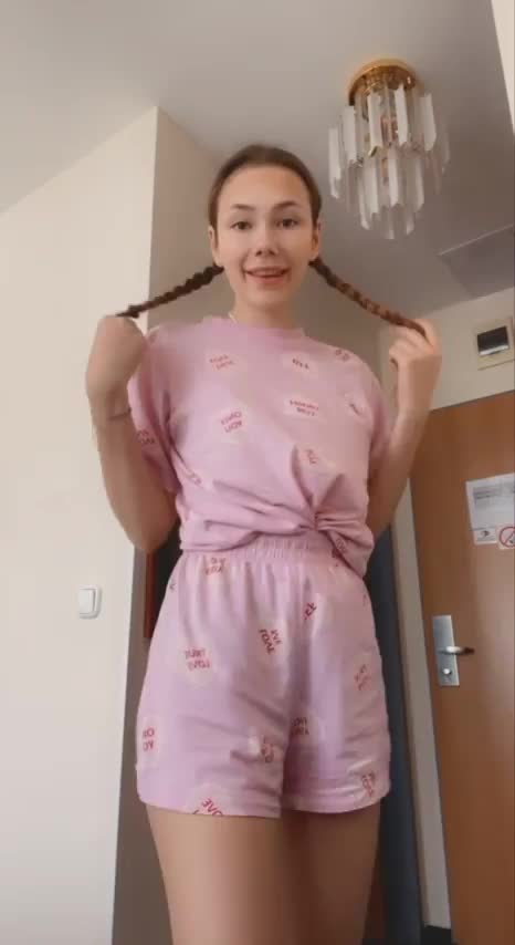 Oops, I forgot my underwear! : video clip
