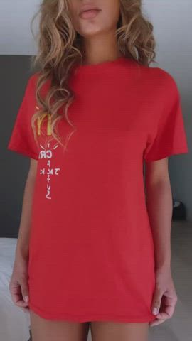 Can’t decide if I am cute or sexy : video clip