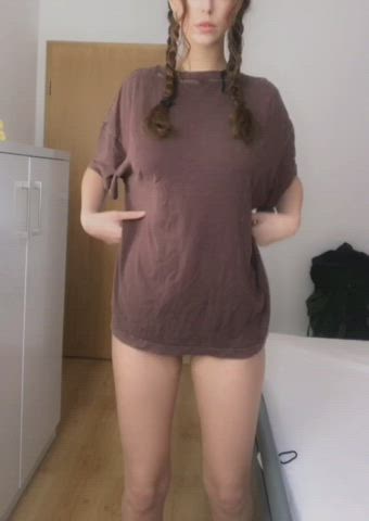 I usually wear baggy shirts so no one know what it looks like underneath:p [oc] : video clip