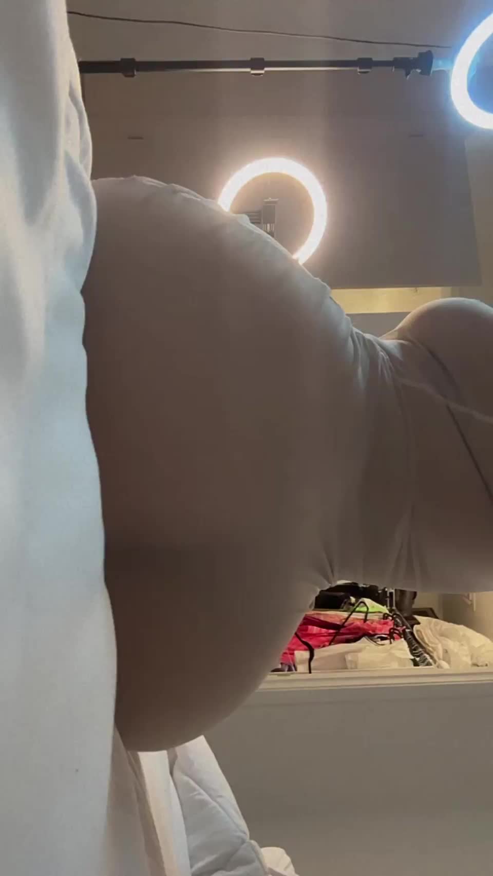 Phat ass ready for hard fuck! : video clip