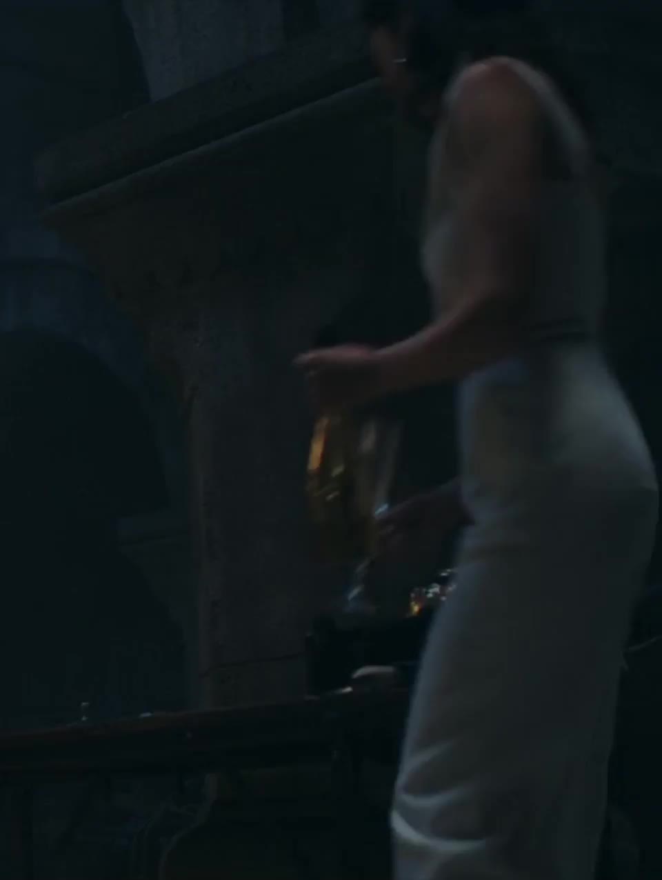 Gal Gadot [Red Notice] : video clip