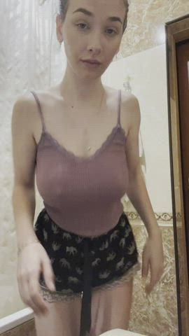 Daddy likes my boobs bouncing at his face : video clip