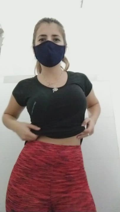Oops sometimes I get distracted from my training : video clip