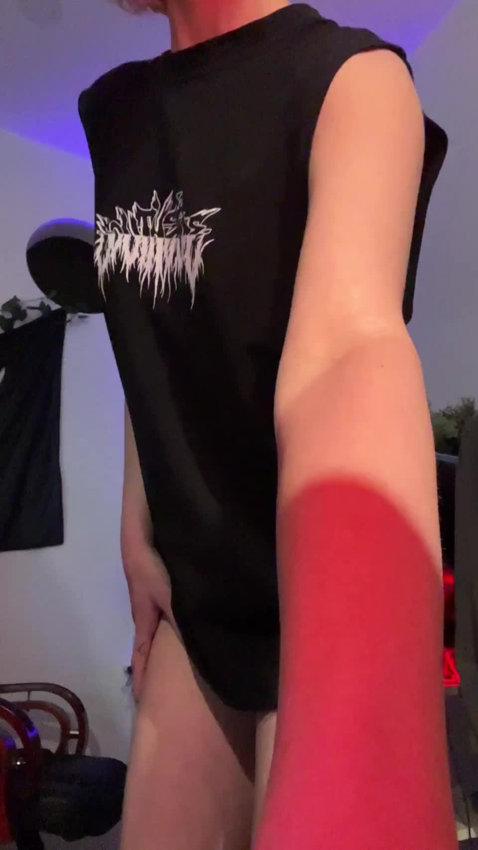 Your daughter’s best friend sends you this, whats your next move? 20F : video clip