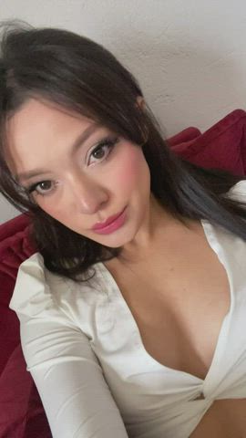 I hope you could hit me with your tongue before stretching my holes out : video clip