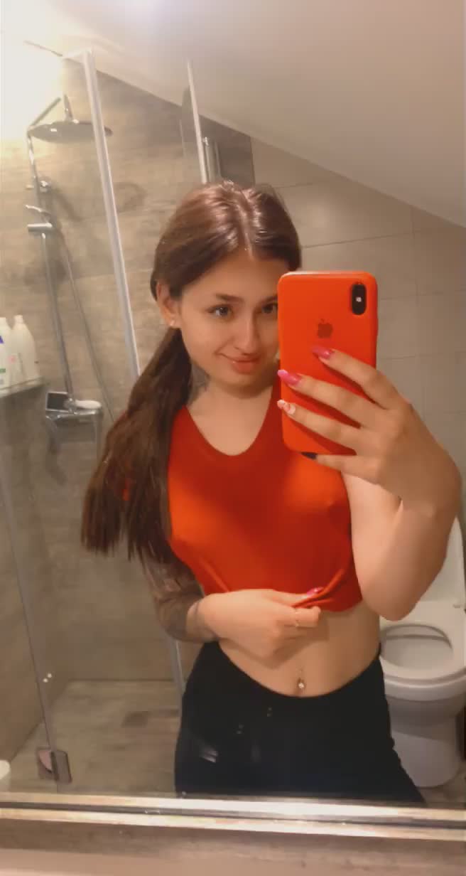 Petite girl in your type ?❤️ : video clip