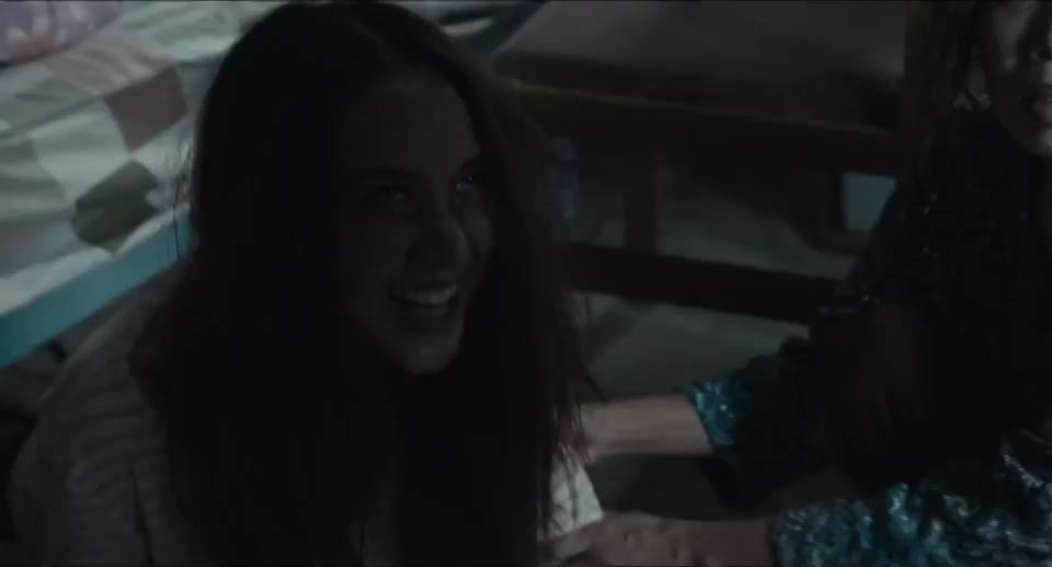Narilya Gulmongkolpech in The Medium (2021) : video clip