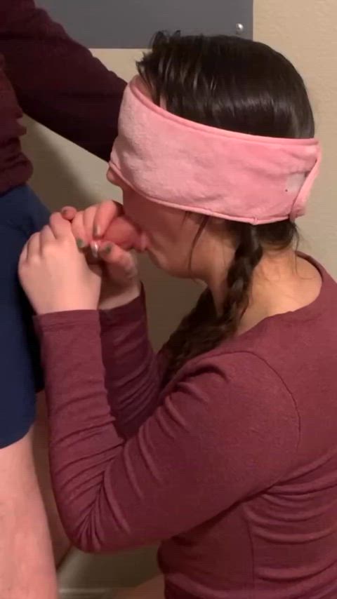 The best way to almost pass out while sucking dick : video clip