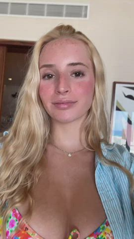 cutest tanlines you’ll see today : video clip