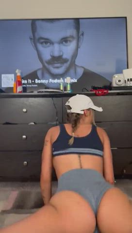 Tryna convince you to creampie me ;) : video clip