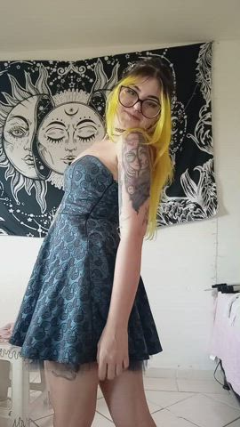 I am cuddly and very hot : video clip