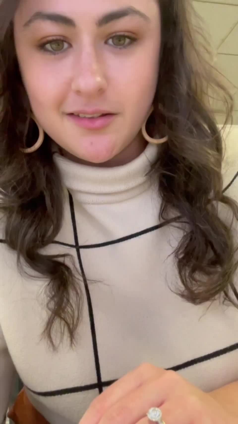 Don't mind me, just grabbing something ;) : video clip
