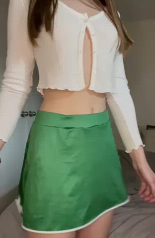 This horny teen is hoping to make you nice and hard : video clip