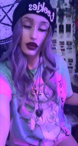 Would you smoke with me while we goon? : video clip