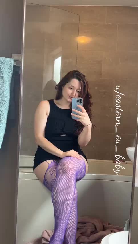 I won't wear any panties when I come to see you : video clip