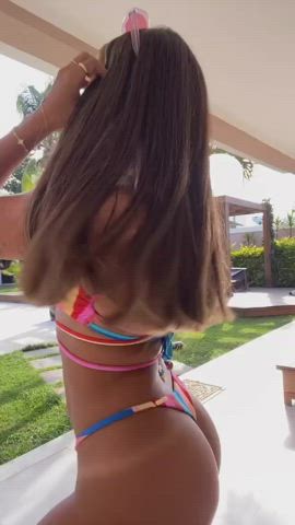 Anitta (Brazilian singer) : video clip