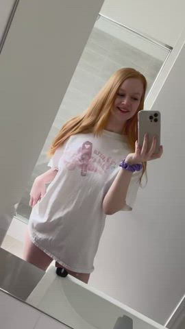 I know a redhead who would love to have huge mommy milkers 😍 : video clip