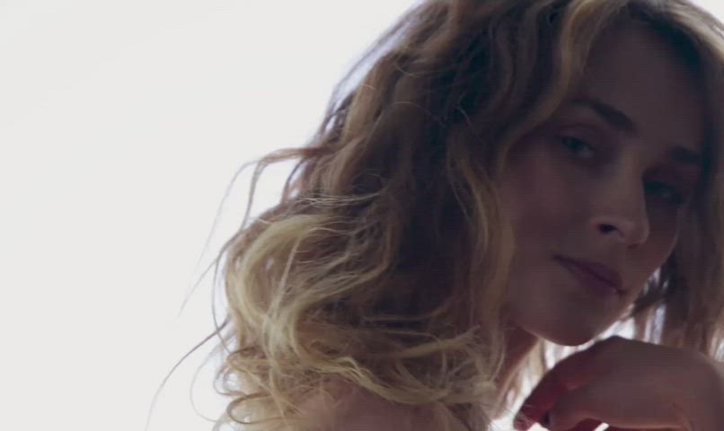 Yana West : video clip