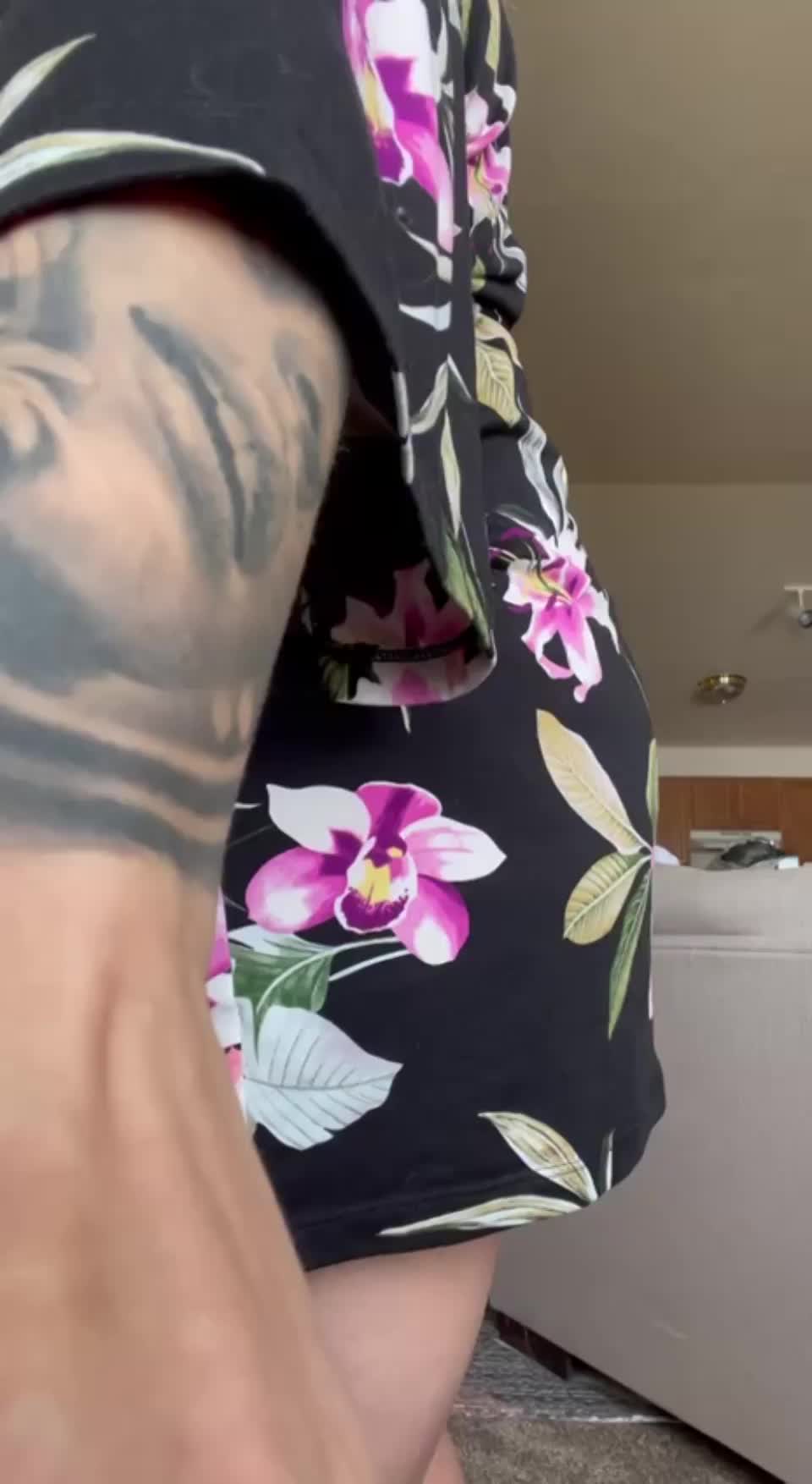 I'm so hot, would you come and fuck me? : video clip