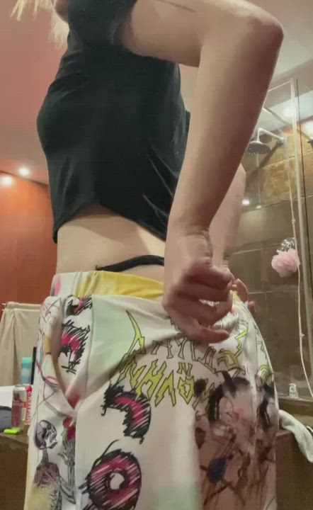 it would make my day if at least on guy likes my ass : video clip