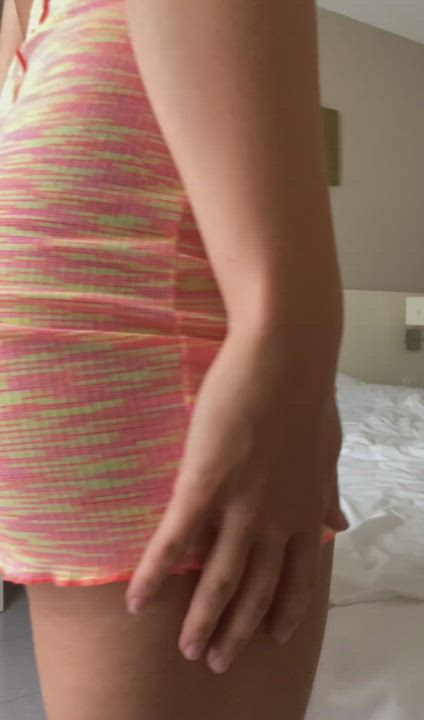 Do you want me to spread my ass while you fuck? : video clip