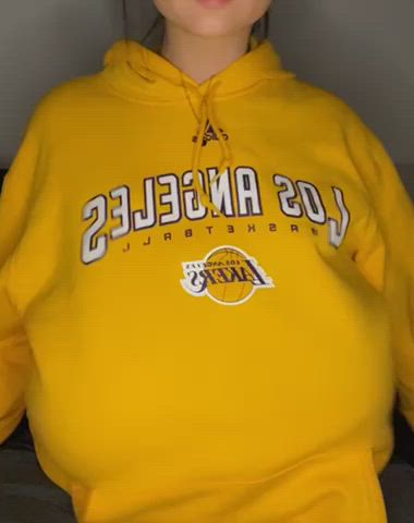 Does my hoodie do a good job at hiding these? : video clip