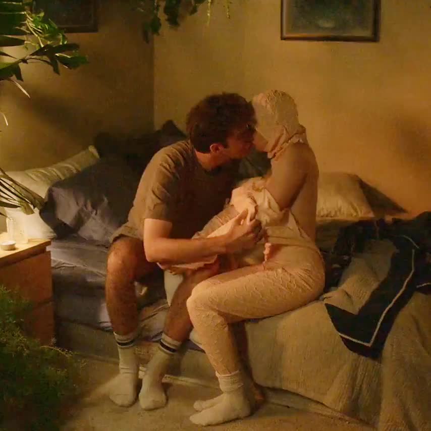 Alison Brie in "Horse Girl" : video clip