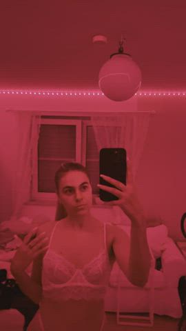 Just a horny 19 year old girl ❤️ : video clip