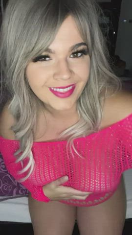 Am I cute in pink? : video clip