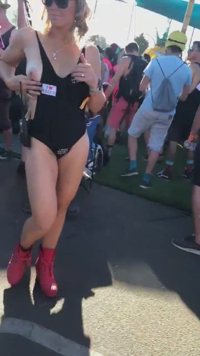 She's got milk : video clip