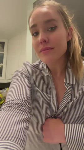 Can't cook for sh*t, but am an expert at doing this in the kitchen.... : video clip