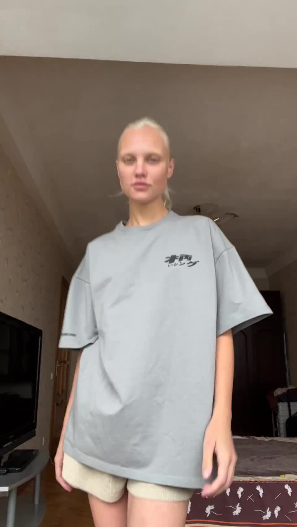 Blonde fuckdoll : video clip