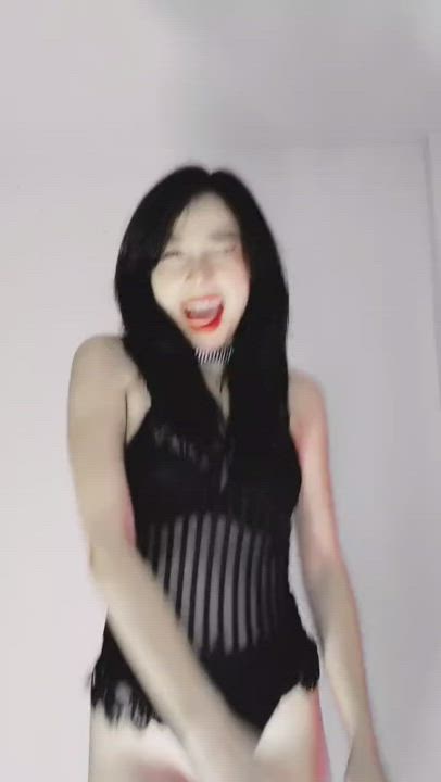 would make my day if at least one person loved my body 😇 : video clip