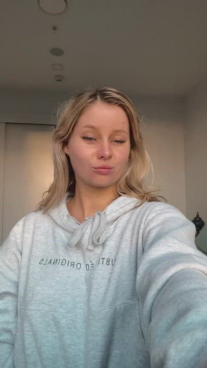 Anyone like my petite titties : video clip